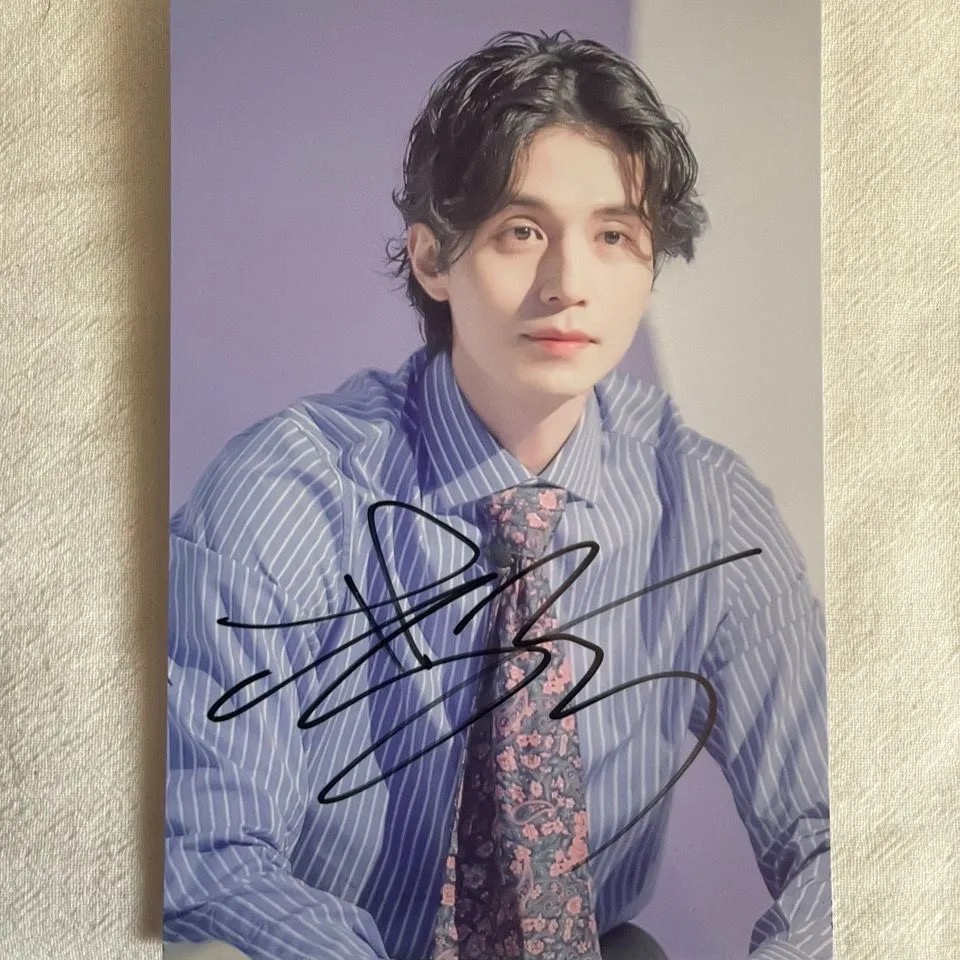 Korean Idol Lee Dong Wook Maga - Korean Lifestyle Magazine recensie en prijs